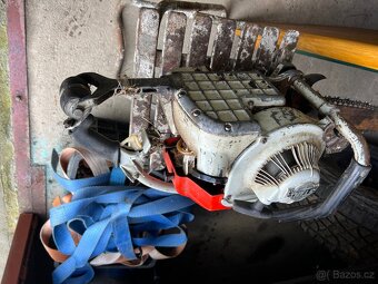 Stará motorová pila Stihl . - 3