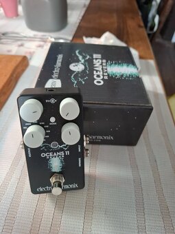 Reverb pedál EHX Oceans 11, top stav - 3