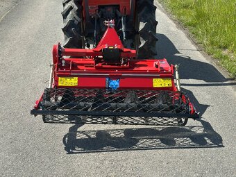 Zakladac travniku za traktor - 3