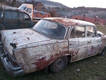 Mercedes Benz W111 - 3