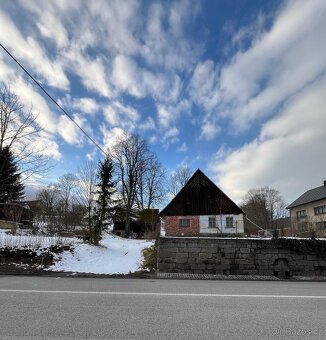 Prodej rodinného domu Pěkov č.p. 20 s výměrou pozemků 2336m2 - 3