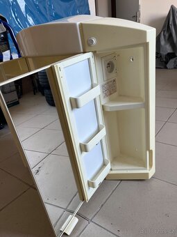 Koupelnová skříňka se zrcadlem - 3
