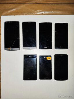 Prodám sadu mobilů LG - 3