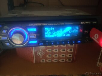 Sony CDX - GT 828U - 3