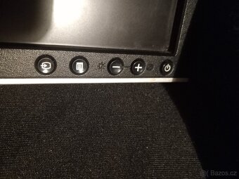 Monitor Dell 25palcu, funkcni - 3