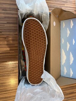 Vans x The Simpsons Moe’s Old Skool - 3