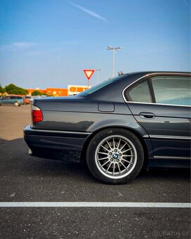 BMW E38 740iL - 3