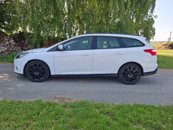 Ford Focus mk3 combi 1.6 nafta 70 kw - 3