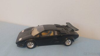 Burago Lamborghini Countach (přes 30 let starý modýlek) - 3