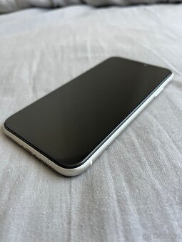 Apple iPhone 11 - 3