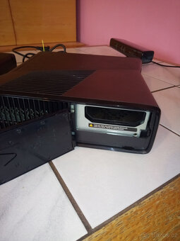 Xbox 360 + Kinect - 3