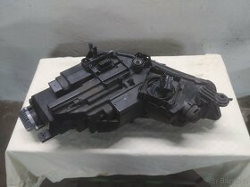 Audi A4 přední pravý LED světlomet 8W0 941 036 - 3