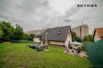 Exkluzivní pronájem novostavby RD 4+kk se zahradou a garáží, - 3
