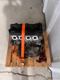 Suzuki GSXR 600 SRAD - 3