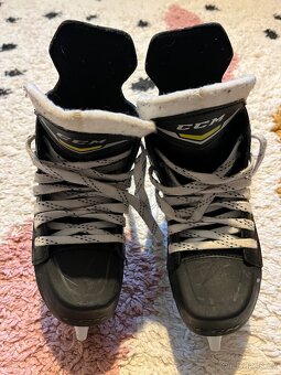 Brusle CCM Tacks 1092 YT vel. 31 - 3