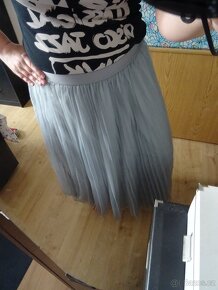 Šedá řasená sukně - velikost M, nová s visačkou - 3