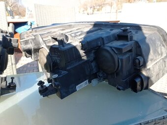 Přední světla touran 1T3 - 3