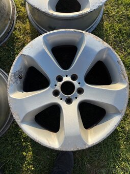 Kola BMW Styling 132 R19 - 3