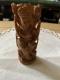 Dřevěná vyřezávaná soška bohyně Lakšmí - 3