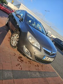 Prodám vůz Opel Astra j 2012 rok 1.7tdi - 3