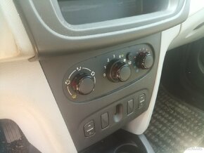 Dacia Sandero 2014 1,2 D4F najeto pouze 42 000 - 3