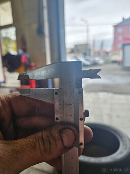 235/45 R17 - 3