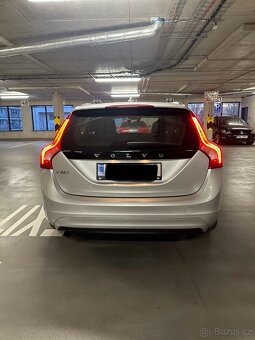 Volvo v 60 2.0d 2018 automat - 3