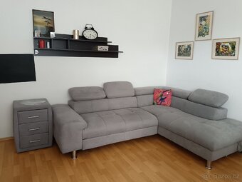 Prodám rohovou rozkládací pohovku s úložným prostorem - 3