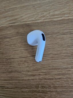 Sluchátko levé Airpods 4 - 3