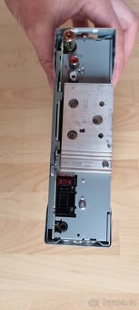 Autorádio JVC KD-R861BT - 3