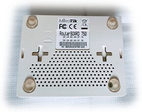 Router Mikrotik RB750 - 3
