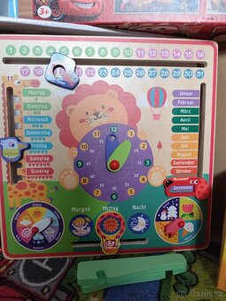 Set hraček - dřevěné hodiny, lezoucí krab a puzzle 10v1 - 3