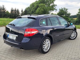 Renault Laguna III 2.0dCi 127kW Initiale - tažné - 1.Majitel - 3