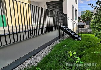 Pronájem bytu 2+kk s velkou terasou /37m2/ a zahradou /70m2/ - 3