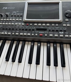 Korg PA 900 + pedál - 3