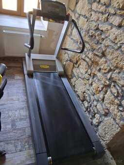 Profi běžecký pás Technogym Run XT PRO - 3