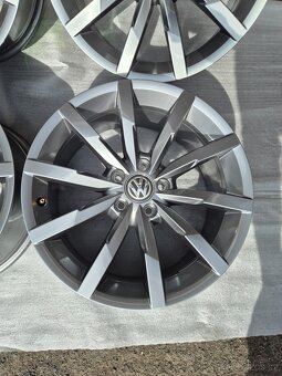 5x112 r18 Vw Passat B8 R line -Monterey - 3