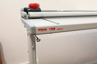 Řezačka papíru s podstavcem, 130cm - 3
