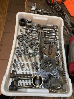 ČZ Jawa 125 150 175 250 350 díly motoru - 3