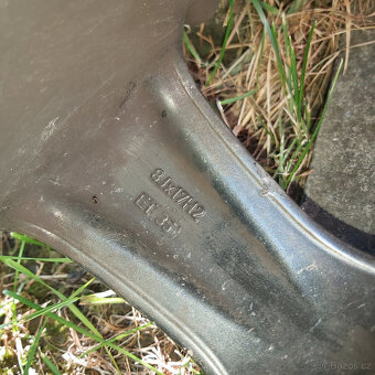 235/45 R17 - 3