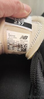 New Balance, černé, velikost 8/42 - 3