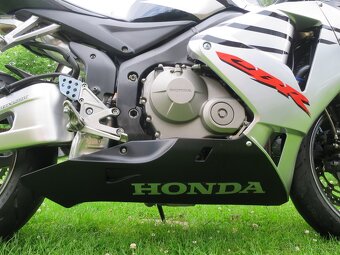 Honda CBR600RR-PC37 - 3