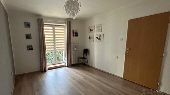 Byt v OV 2+1, balkon, cihlový dům - 3