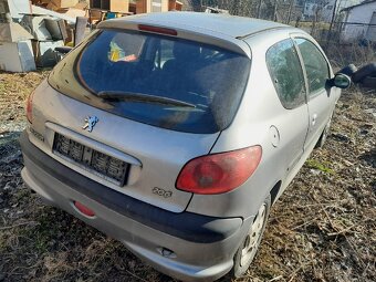 Peugeot 206 1.4i, 55.kw, na náhradní díly - 3
