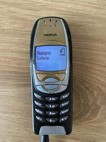 Nokia 6310i černo zlatá - 3