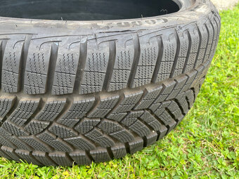 Zimni pneu Good Year Ultra Grip Performance 2ks 215-45 r20 - 3