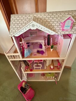 Dřevěný domeček pro panenky Barbie - 3
