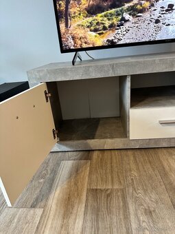 TV stolek - 3