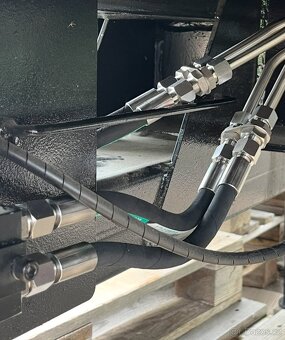 Lis na hydraulické hadice - 3