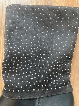 Nové černé polokozačky s kamínky (vel. 40) PC 990,- - 3